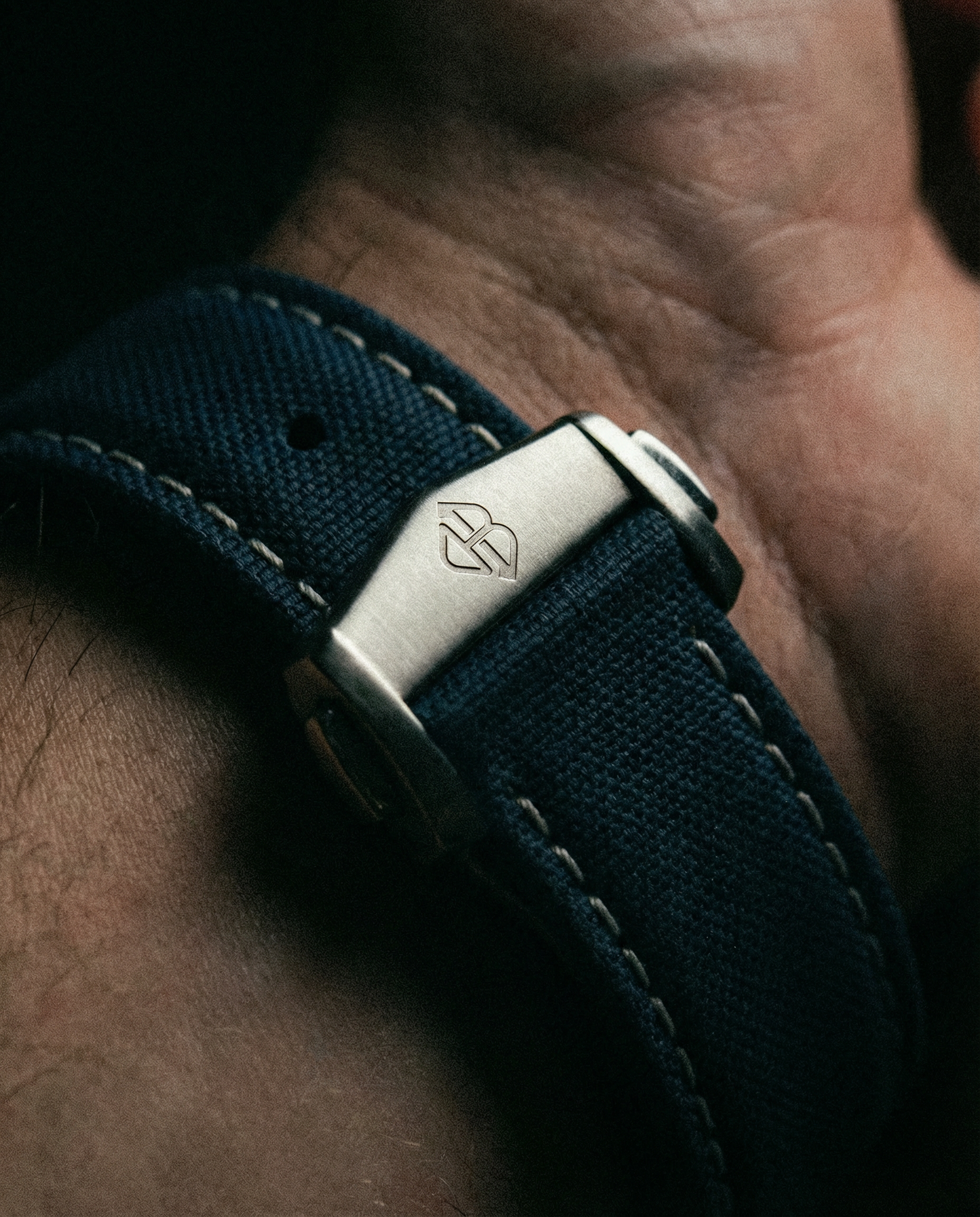 BARES | white stitch